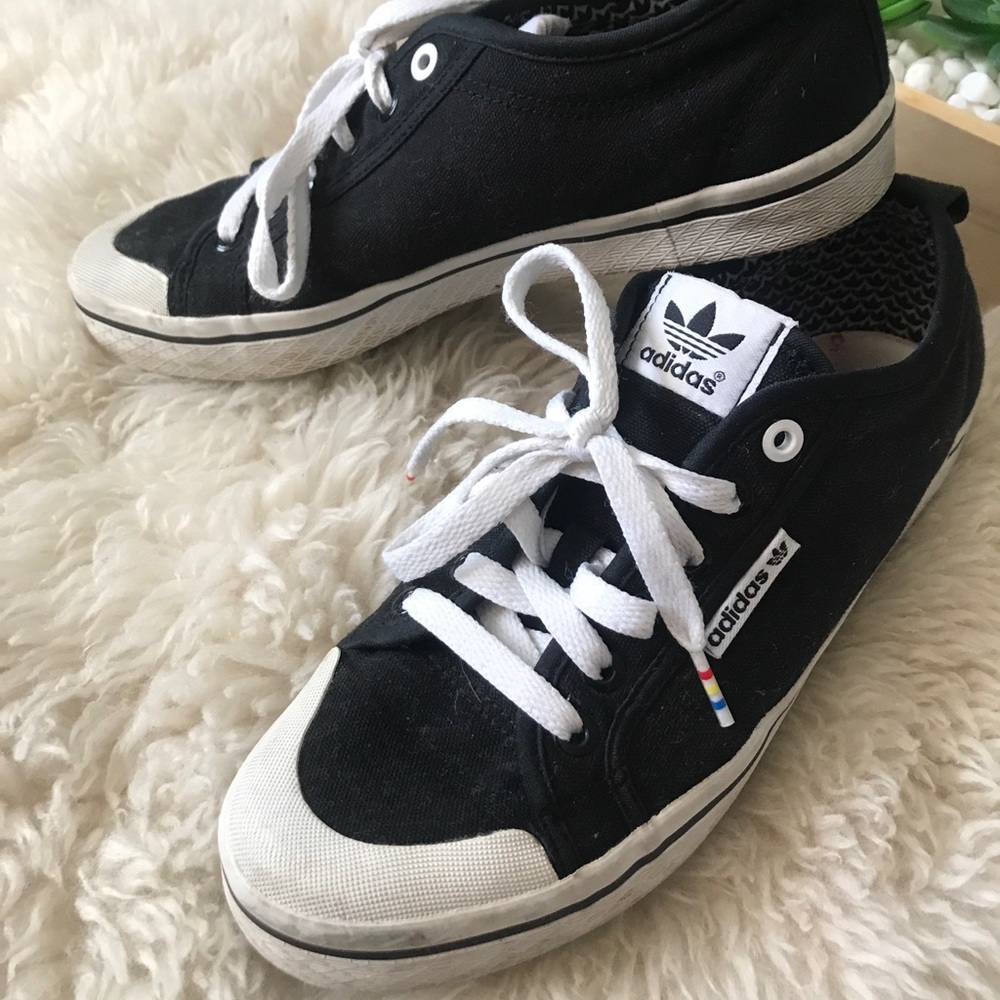 Adidas flats